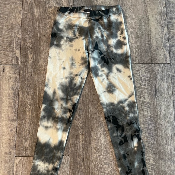 Tea Party Pants - NWT Women’s Boutique Leggings Size Small